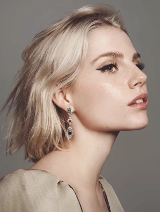 Imagem recente de lucyboynton