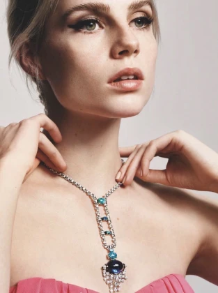 Imagem recente de lucyboynton