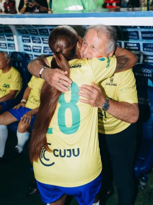 Imagem recente de ludmilla