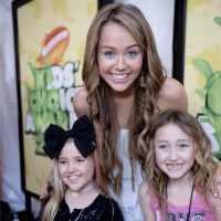 Imagem recente de miley_cyrus