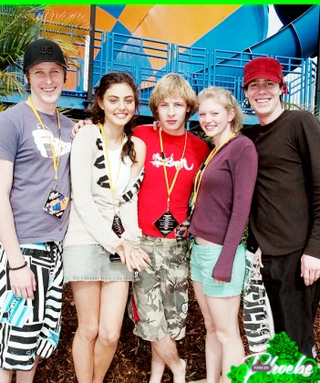 Imagem recente de phoebetonkin