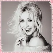 Imagem recente de sabcarpenter