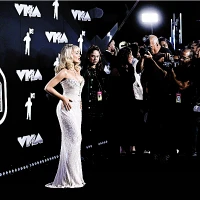 Imagem recente de sabrina