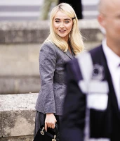 Imagem recente de sabrina