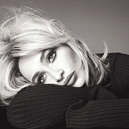 Imagem recente de sabrina