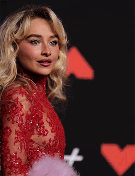 Imagem recente de sabrina