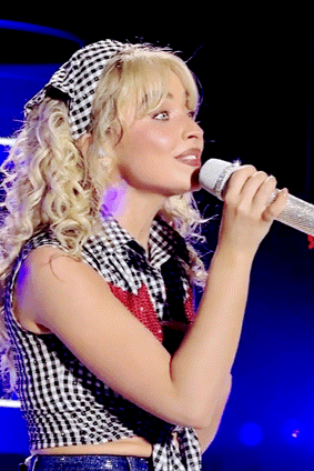 Imagem recente de sabrina