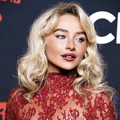 Imagem recente de sabrina