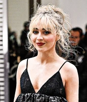 Imagem recente de sabrina