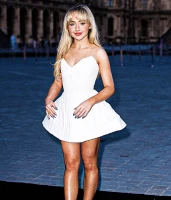 Imagem recente de sabrina