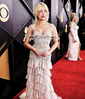 Imagem recente de sabrina