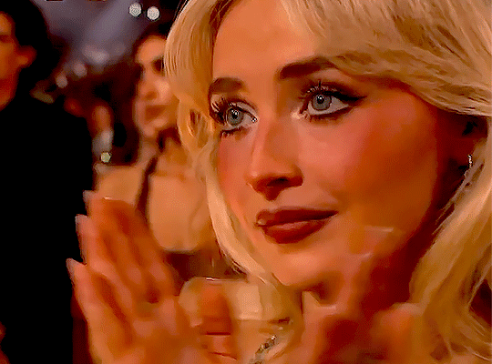 Imagem recente de sabrina