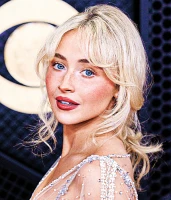 Imagem recente de sabrina