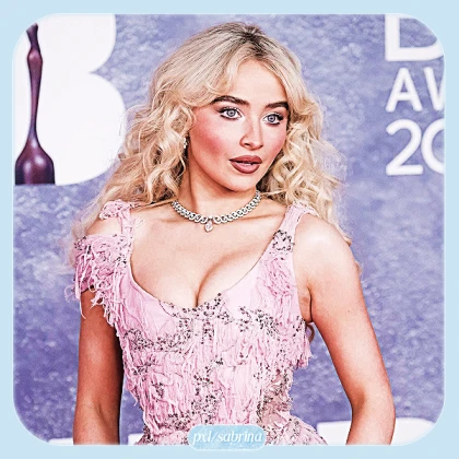 Imagem recente de sabrina