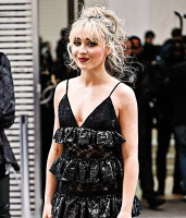 Imagem recente de sabrina