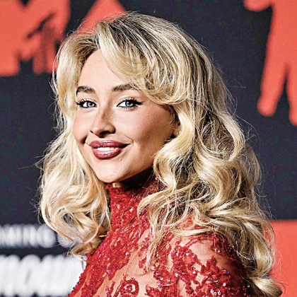 Imagem recente de sabrina