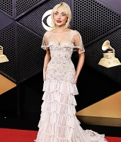 Imagem recente de sabrina