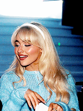 Imagem recente de sabrina