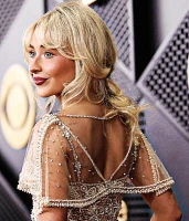 Imagem recente de sabrina