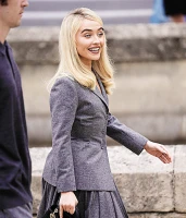 Imagem recente de sabrina