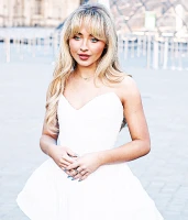 Imagem recente de sabrina