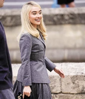 Imagem recente de sabrina