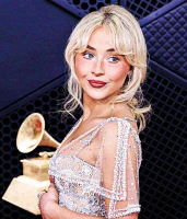 Imagem recente de sabrina