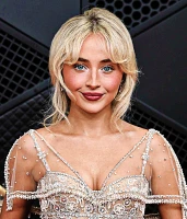 Imagem recente de sabrina