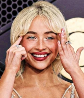 Imagem recente de sabrina