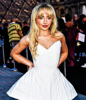 Imagem recente de sabrina