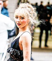 Imagem recente de sabrina