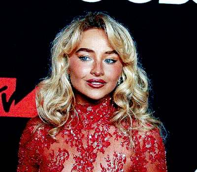 Imagem recente de sabrina