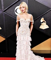 Imagem recente de sabrina