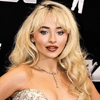 Imagem recente de sabrina