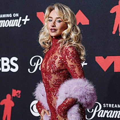 Imagem recente de sabrina