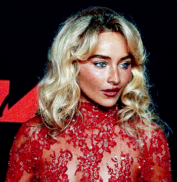 Imagem recente de sabrina