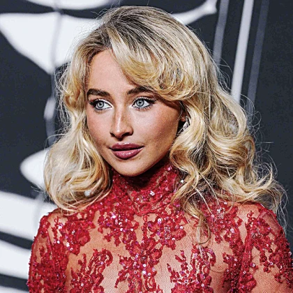 Imagem recente de sabrina