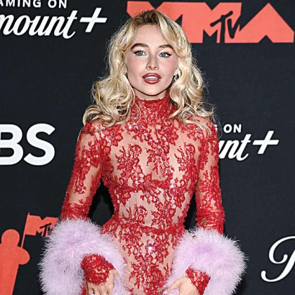 Imagem recente de sabrina