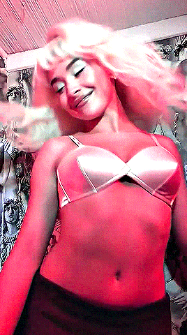 Imagem recente de sabrina