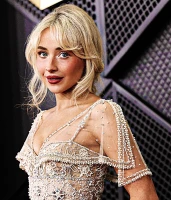 Imagem recente de sabrina