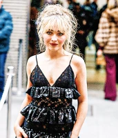 Imagem recente de sabrina