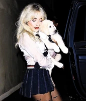 Imagem recente de sabrina