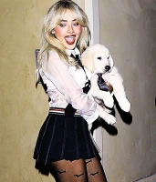 Imagem recente de sabrina