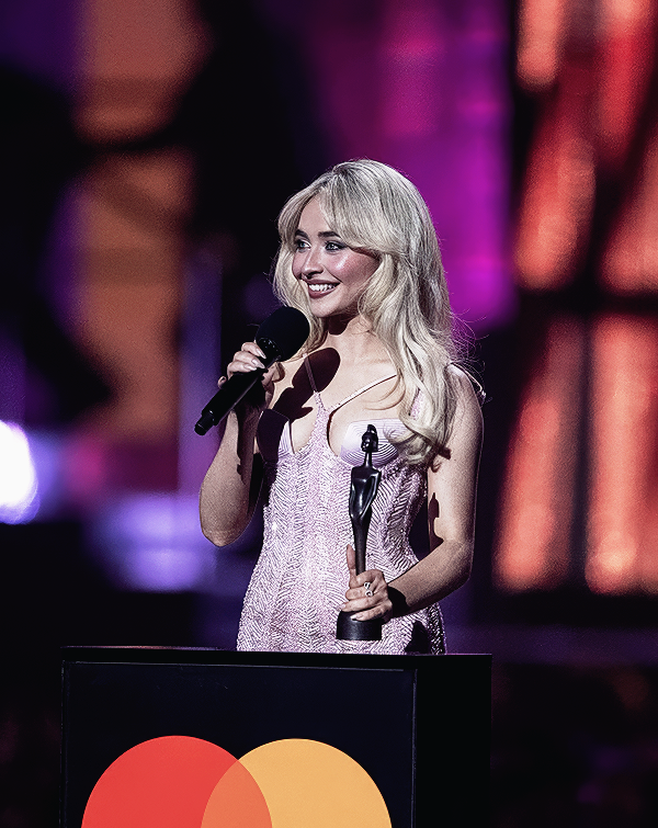 Foto de sabrinacarpenter