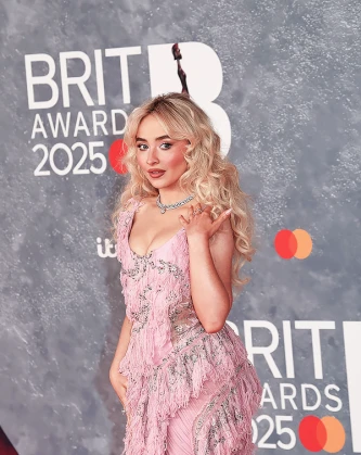 Imagem recente de sabrinacarpenter