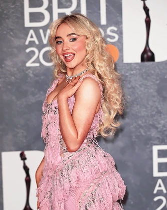 Imagem recente de sabrinacarpenter