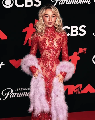 Imagem recente de sabrinacarpenter