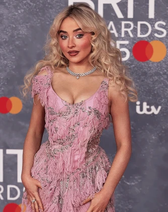 Imagem recente de sabrinacarpenter