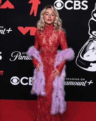 Imagem recente de sabrinacarpenter