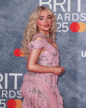 Imagem recente de sabrinacarpenter